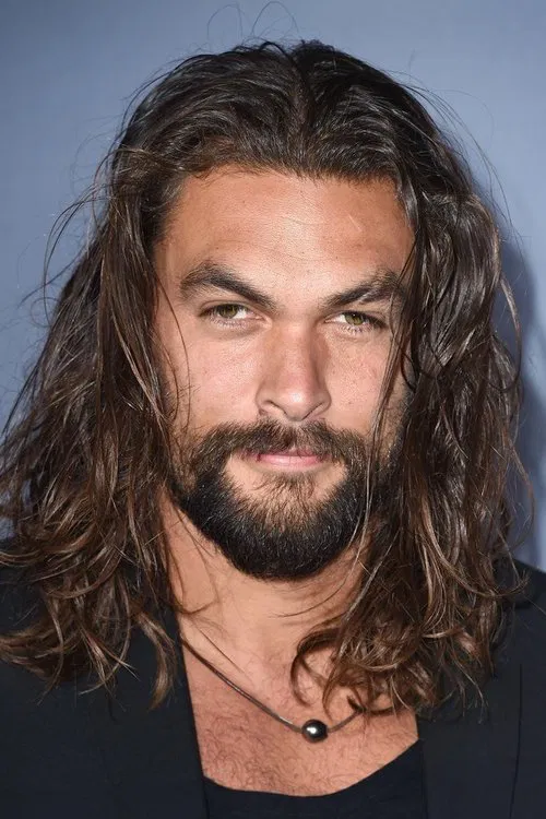 Jason Momoa como Aquaman