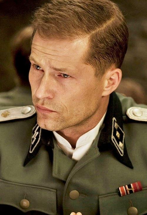 Til Schweiger como Hugo Stiglitz