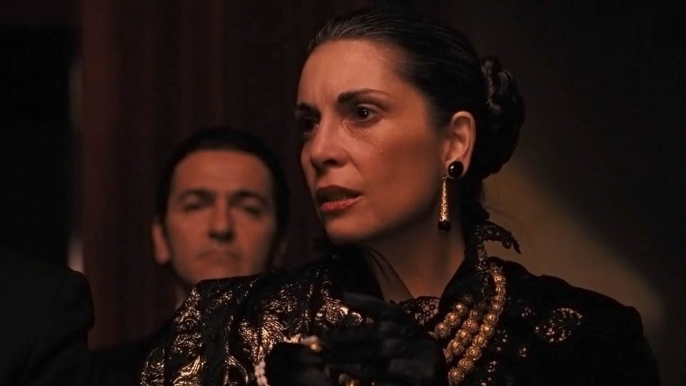 Talia Shire como Connie Corleone