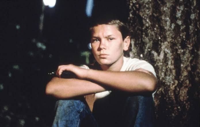 River Phoenix como Chris Chambers